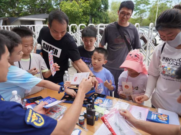 “探秘消防站”，开启充满惊喜的暑假探索之旅