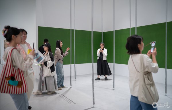 城事｜盛夏，这场艺术大展请“躺平”赏玩